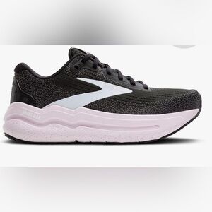 Brooks Women's Black and Light Pink Sneakers